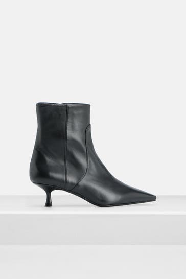 STUART WEITZMAN Stiefeletten 'Naomi' schwarz