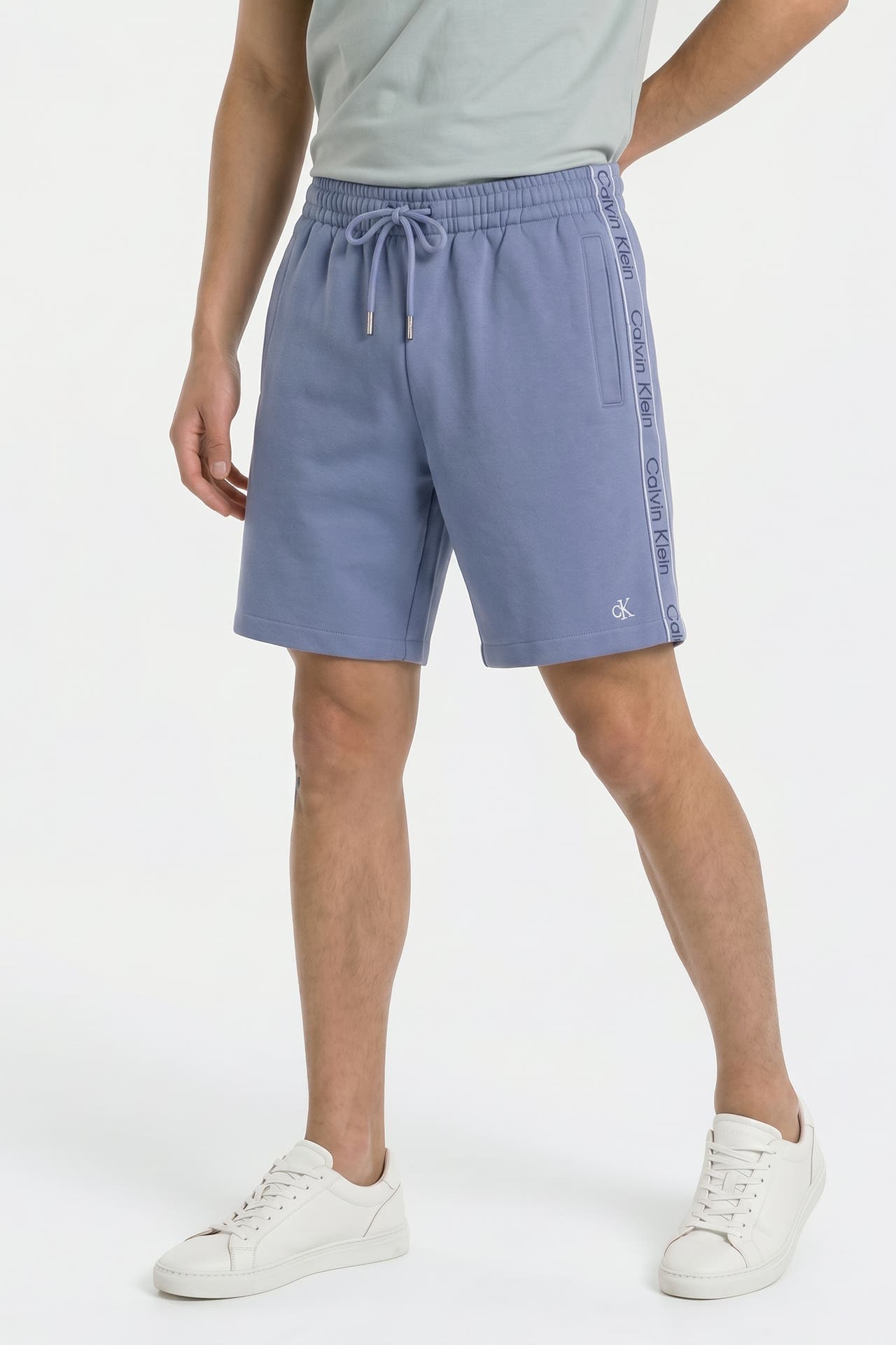 CALVIN KLEIN Sweatshorts taubenblau, Bild 1